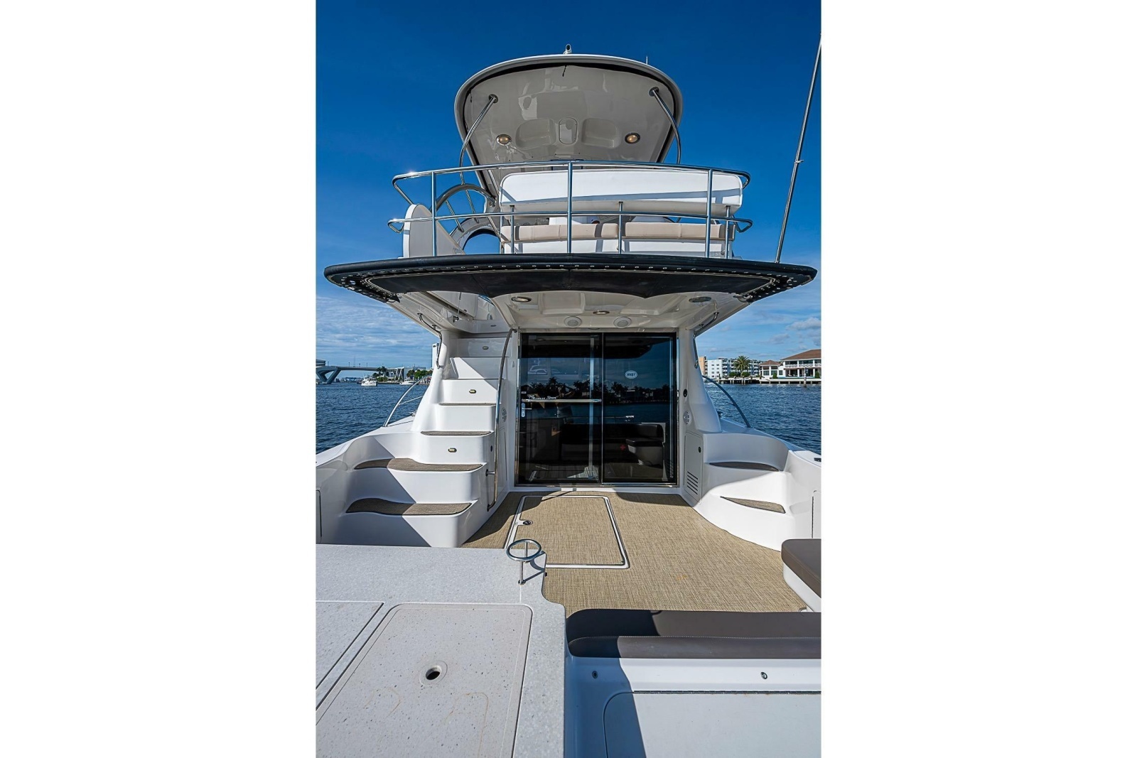 2010 Sea Ray 520 Sedan Bridge