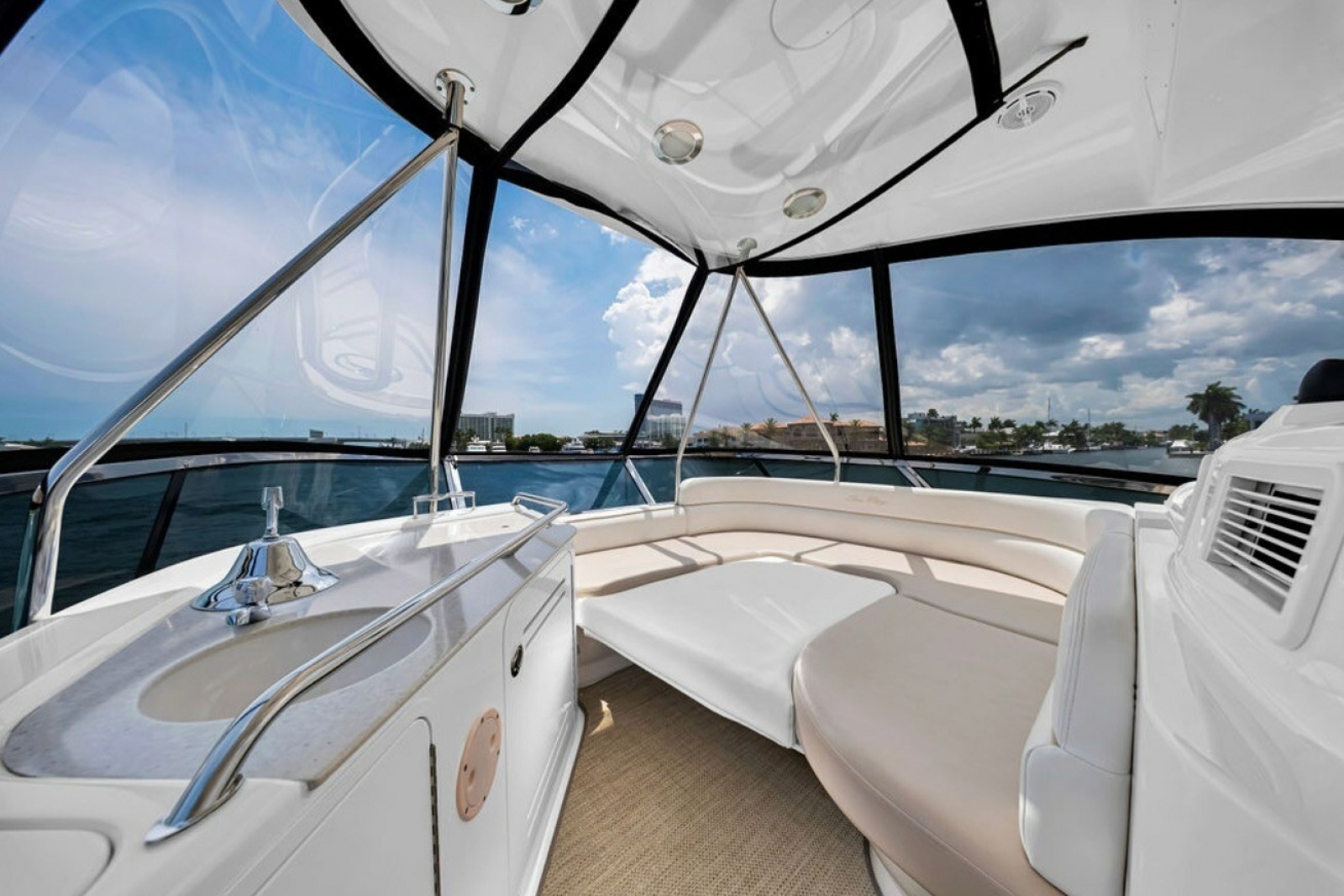 2010 Sea Ray 52 Sedan Bridge