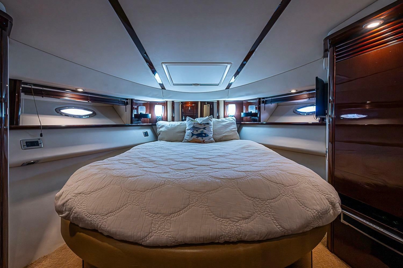 2010 Sea Ray 520 Sedan Bridge