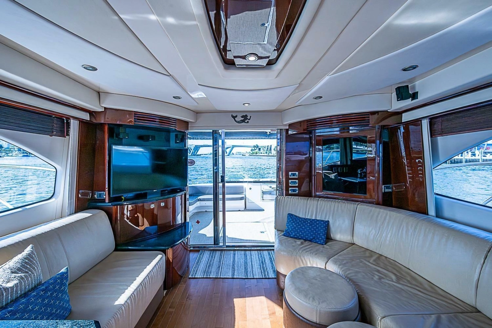 2010 Sea Ray 520 Sedan Bridge