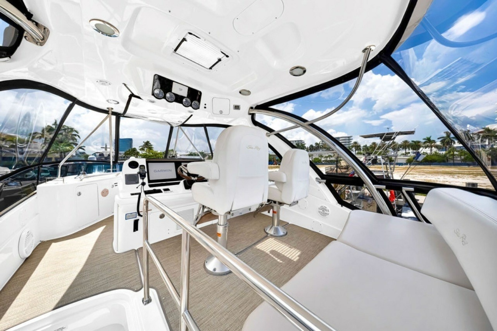 2010 Sea Ray 52 Sedan Bridge