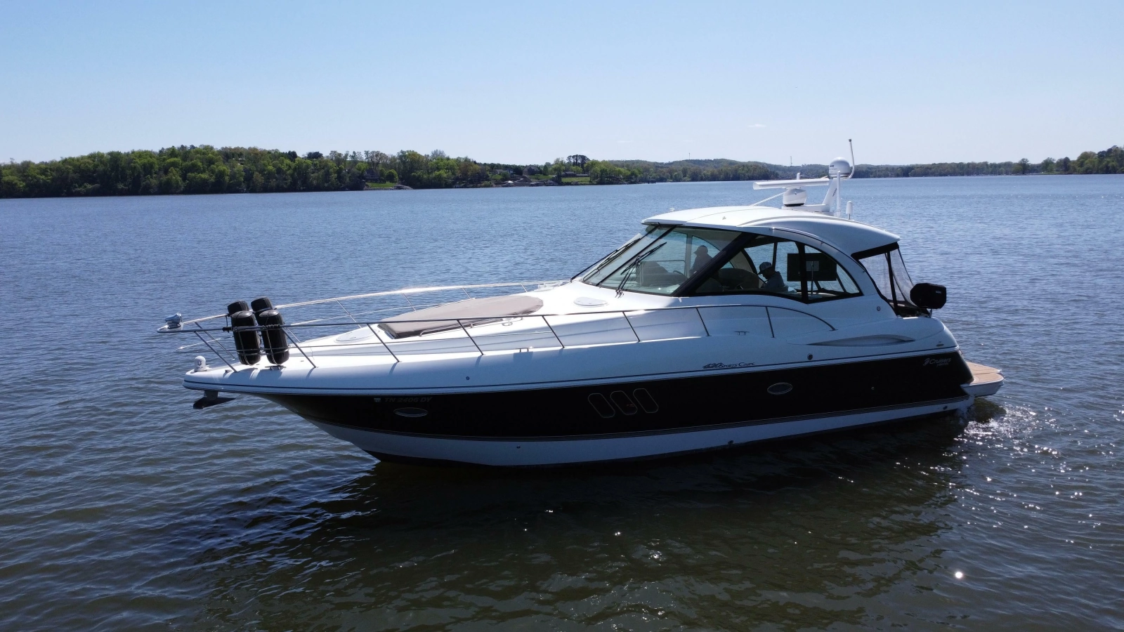 2009 Cruisers Yachts 420 Sports Coupe