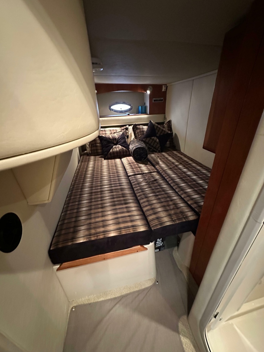 2009 Cruisers Yachts 420 Sports Coupe