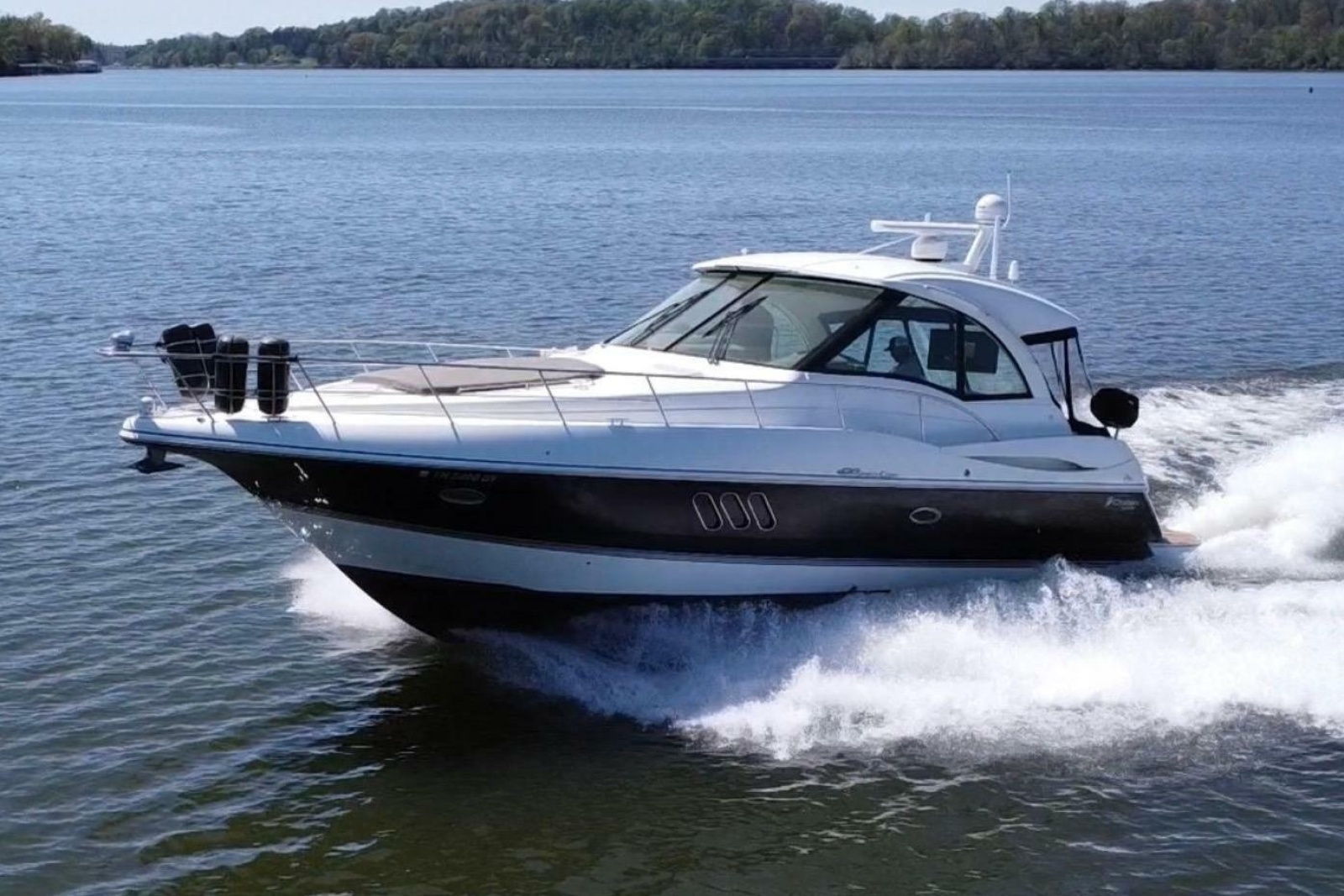 2009 Cruisers Yachts 420 Sports Coupe
