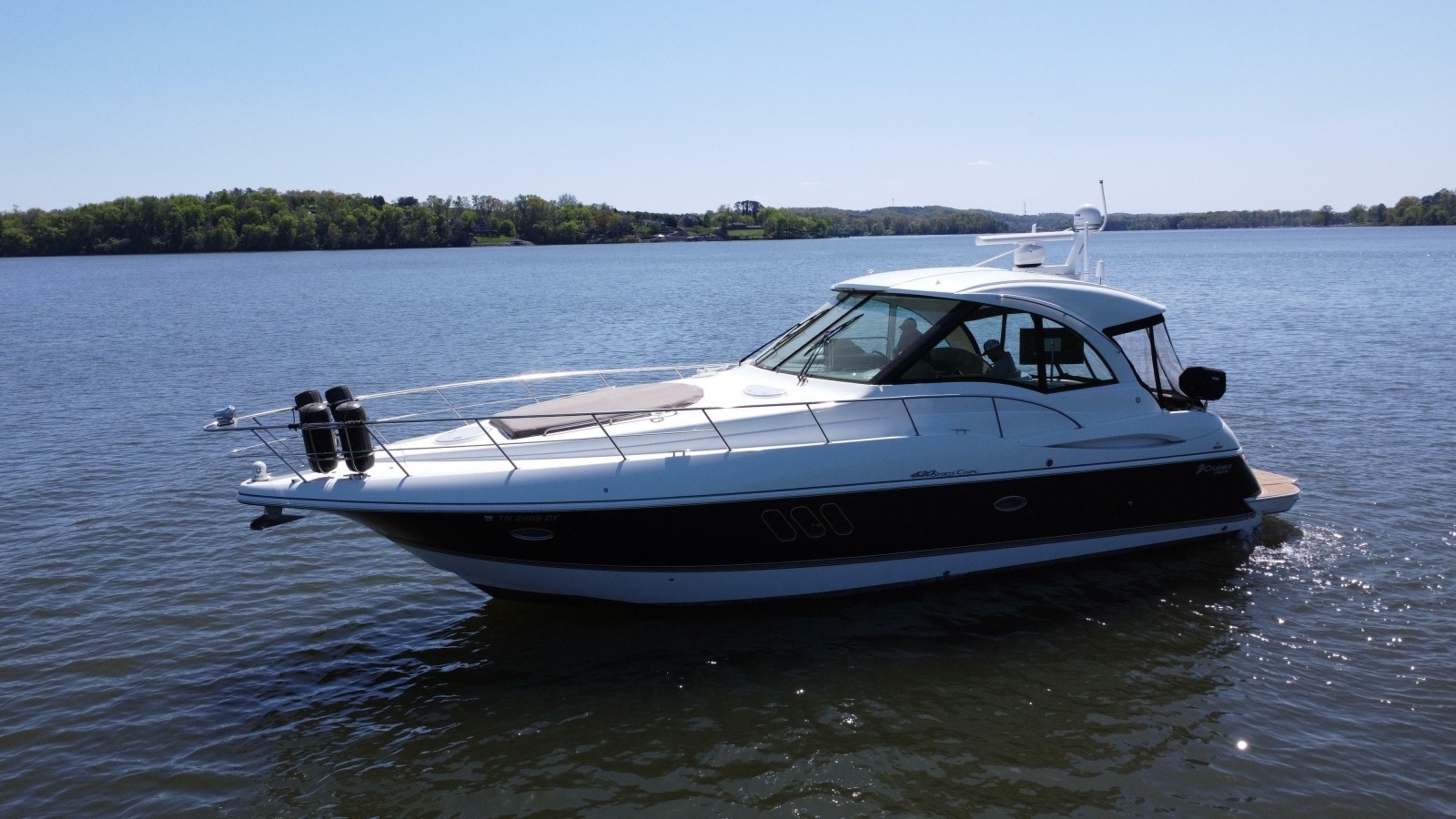 2009 Cruisers Yachts 420 Sports Coupe