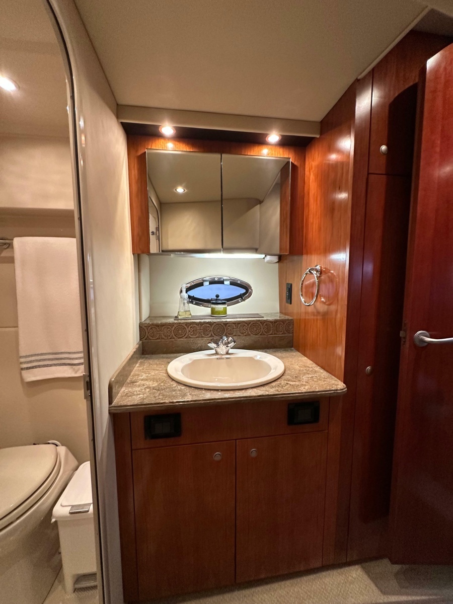 2009 Cruisers Yachts 420 Sports Coupe