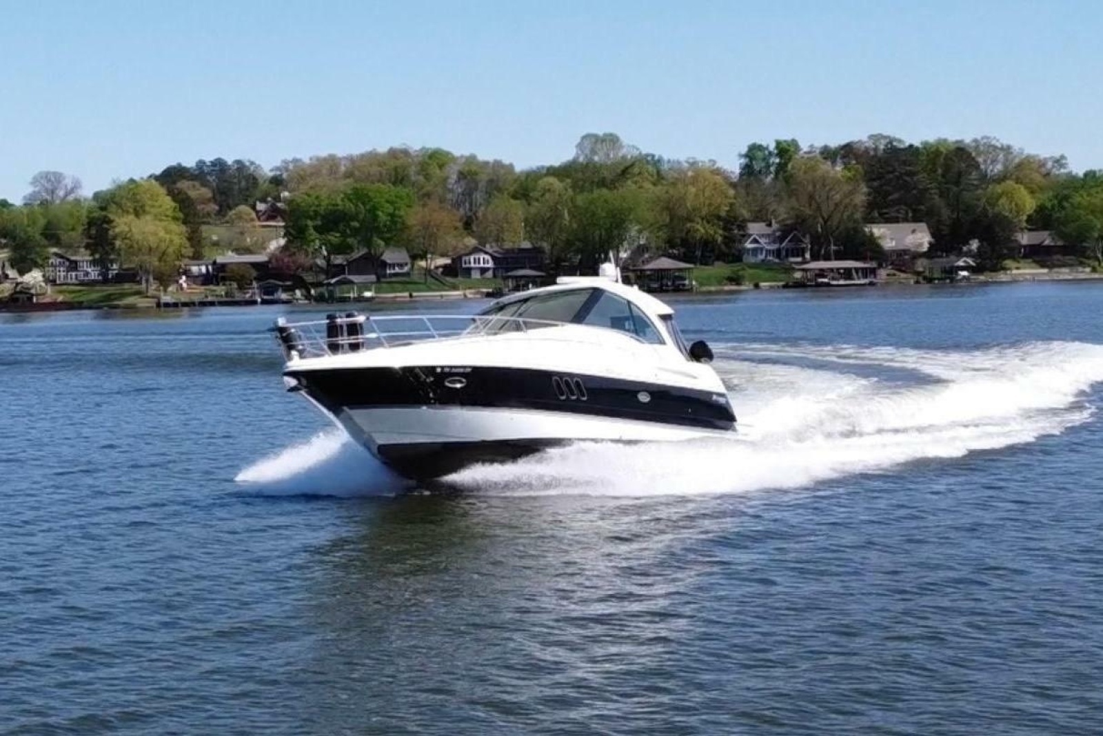 2009 Cruisers Yachts 420 Sports Coupe
