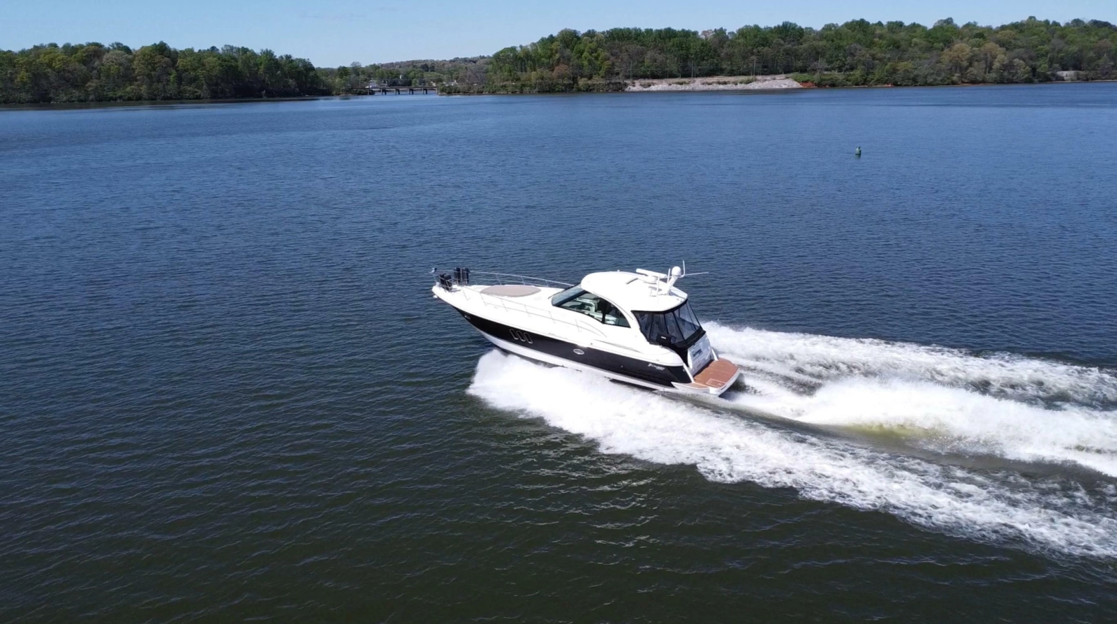 2009 Cruisers Yachts 420 Sports Coupe