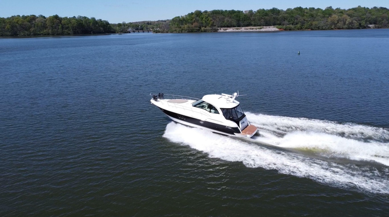 2009 Cruisers Yachts 420 Sports Coupe