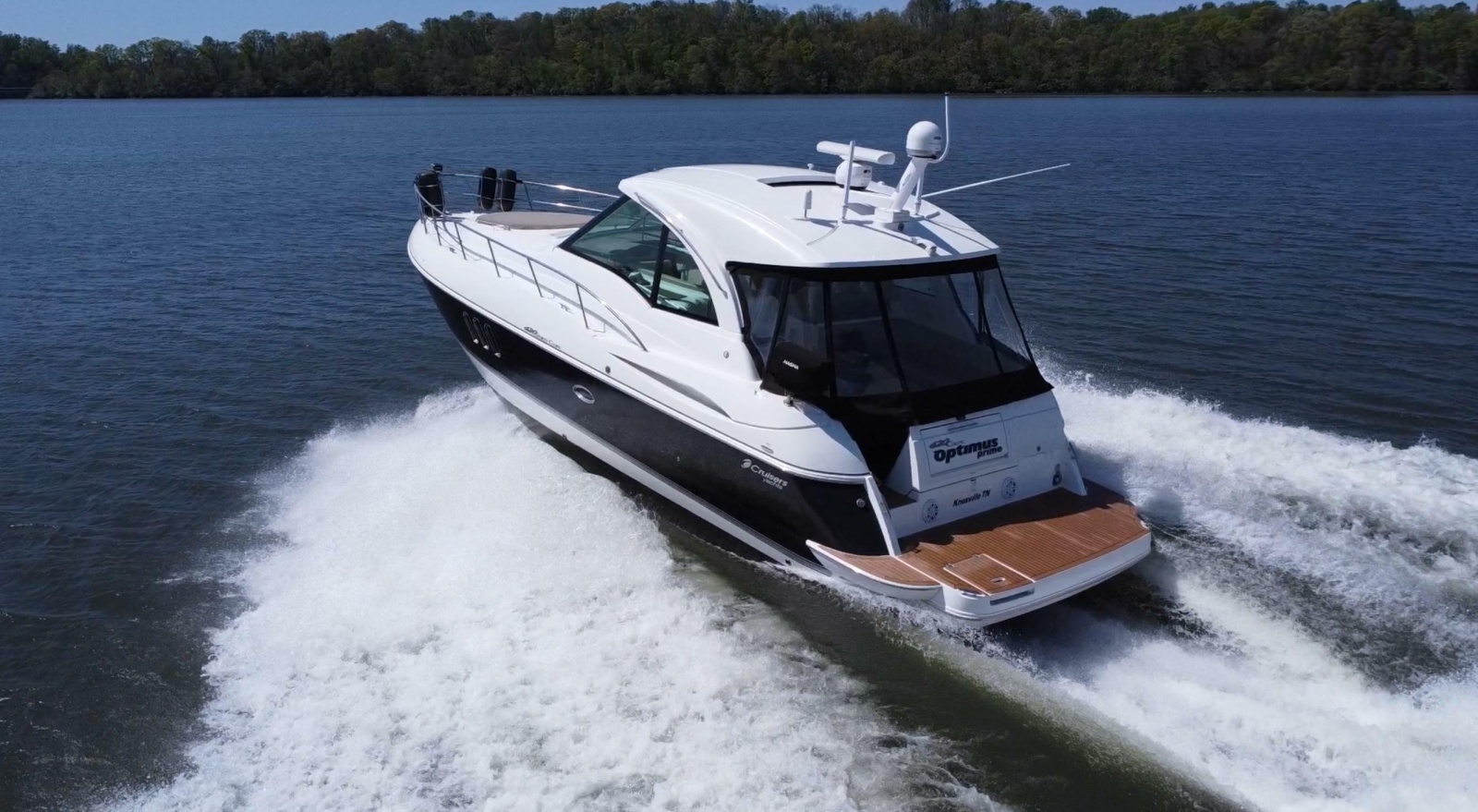 2009 Cruisers Yachts 420 Sports Coupe