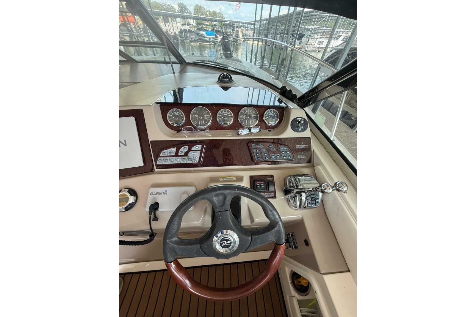 2009 Sea Ray Sundancer 350