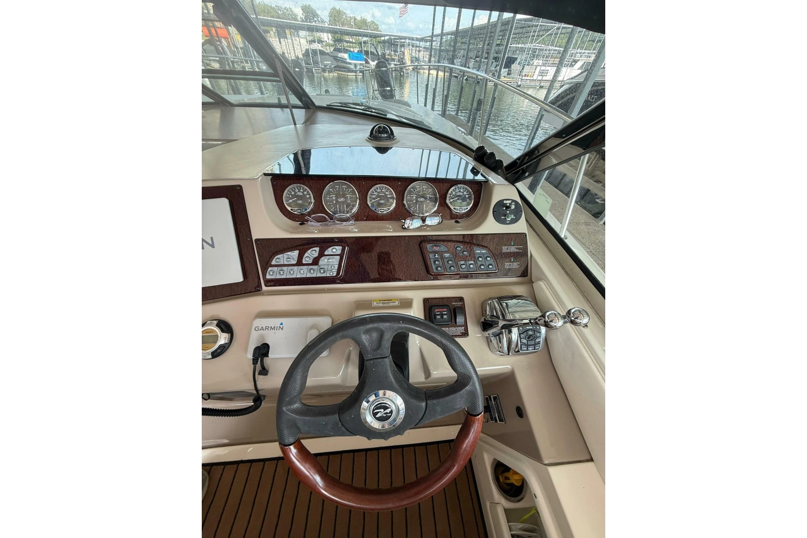 2009 Sea Ray Sundancer 350