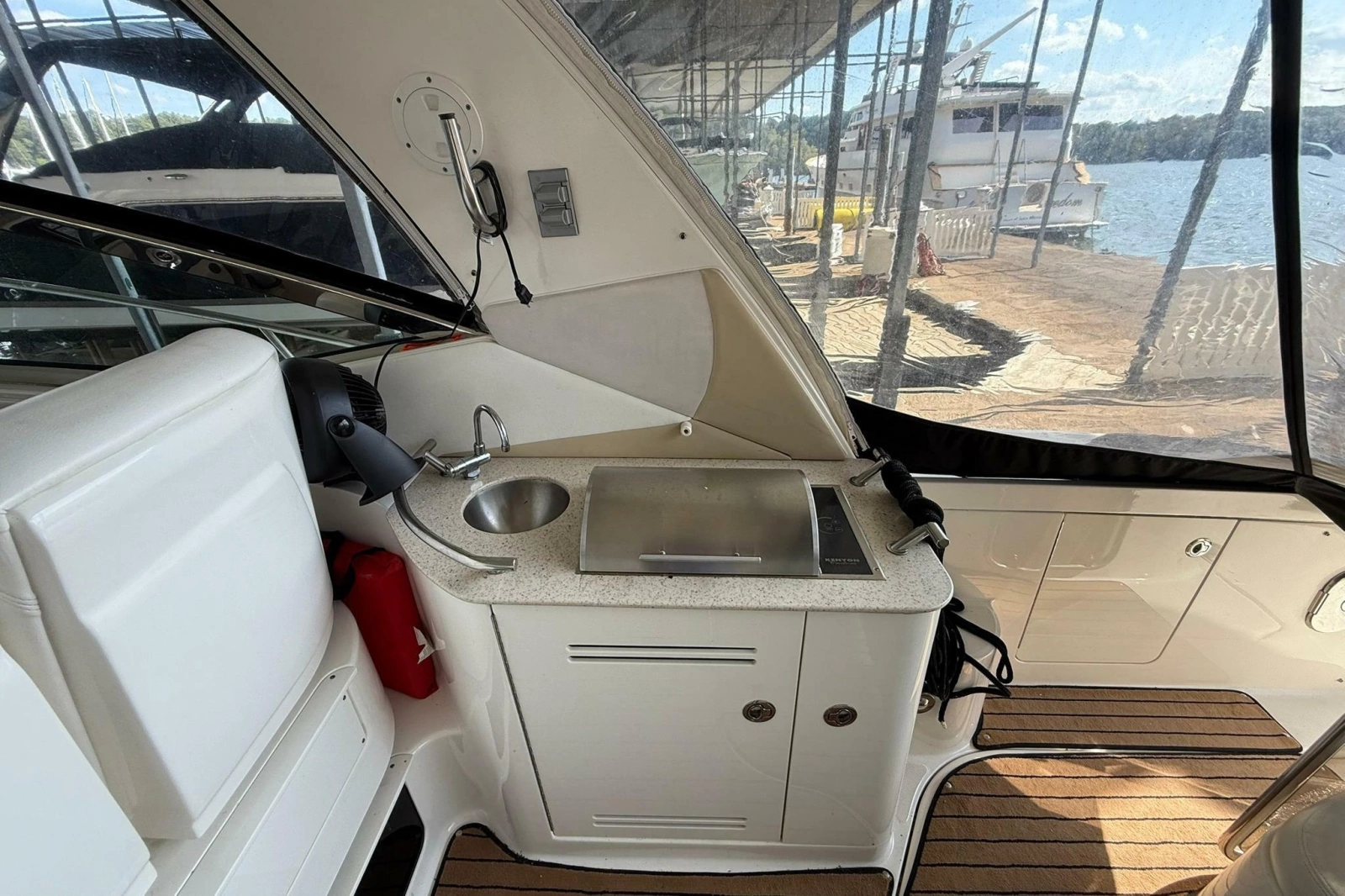 2009 Sea Ray Sundancer 350