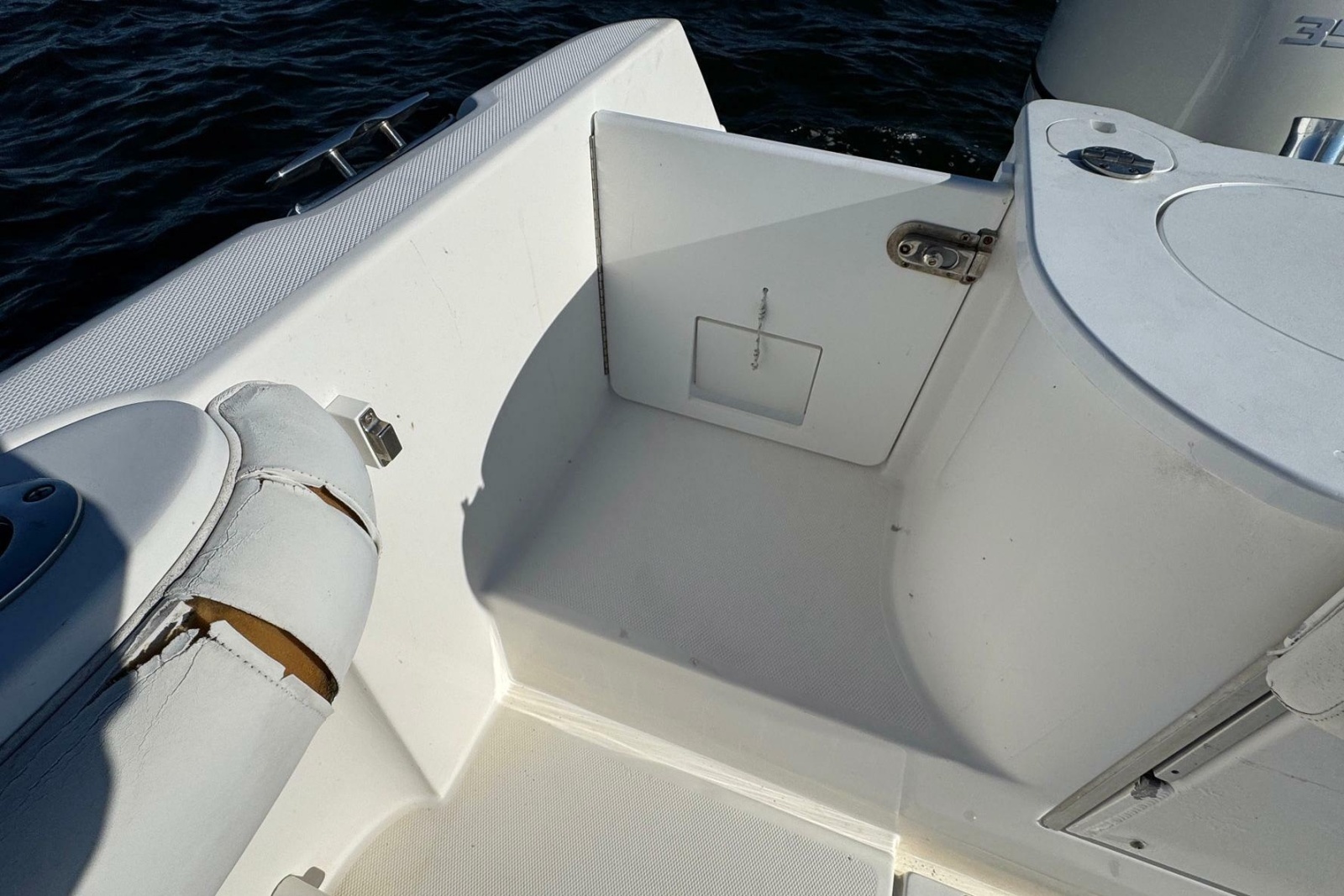 2008 Everglades 350 Center Console