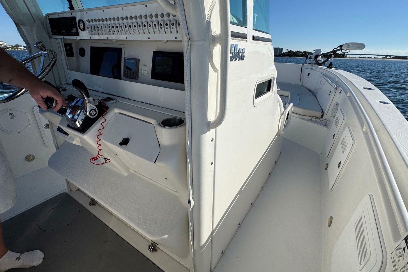 2008 Everglades 350 Center Console