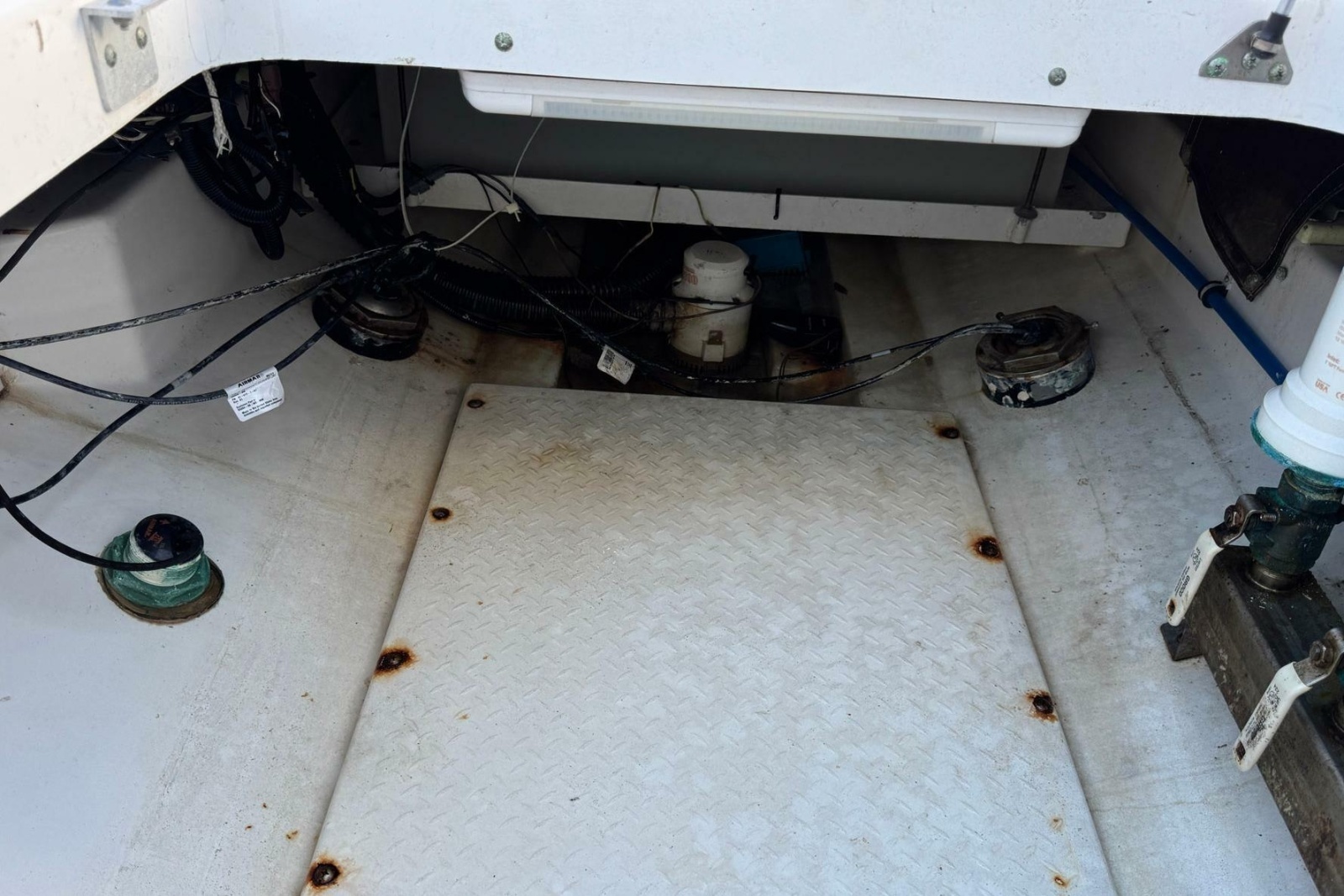 2008 Everglades 350 Center Console