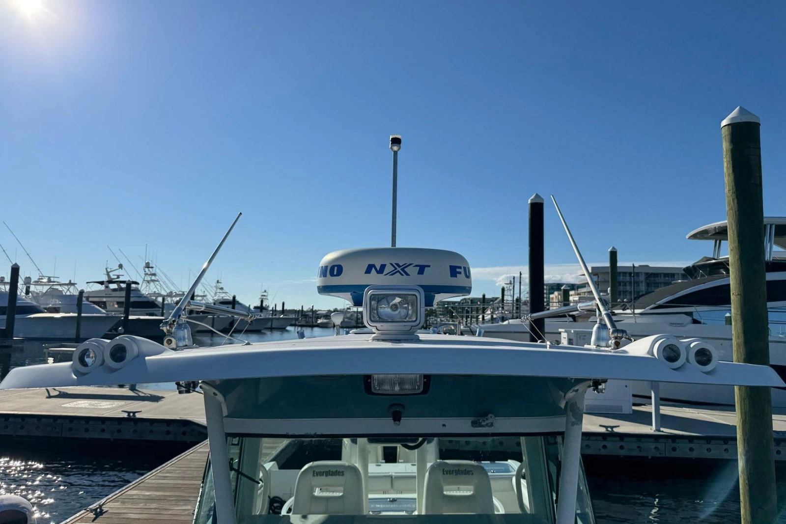 2008 Everglades 350 Center Console