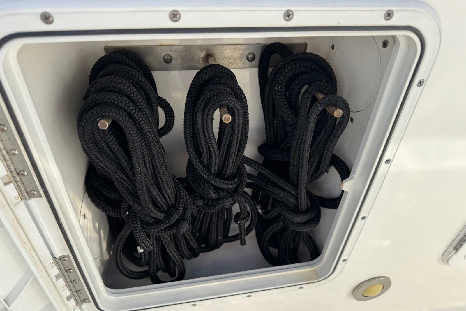 2008 Everglades 350 Center Console