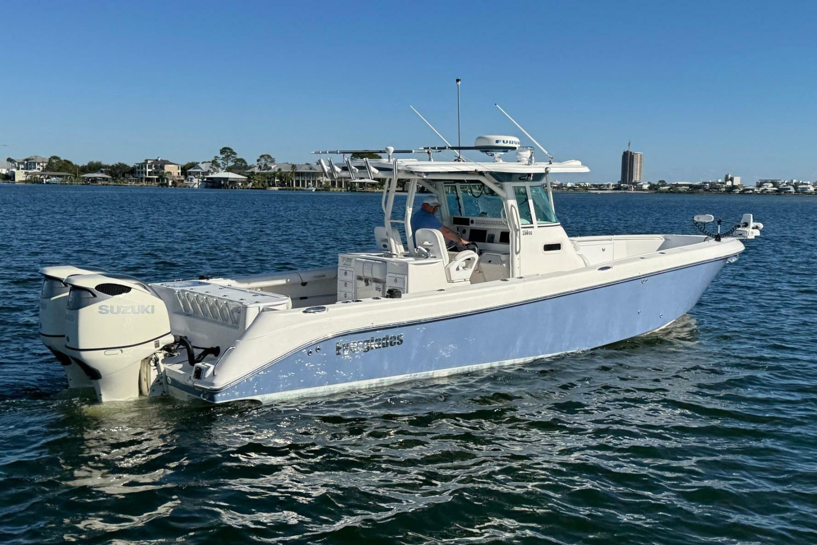 2008 Everglades 350 Center Console