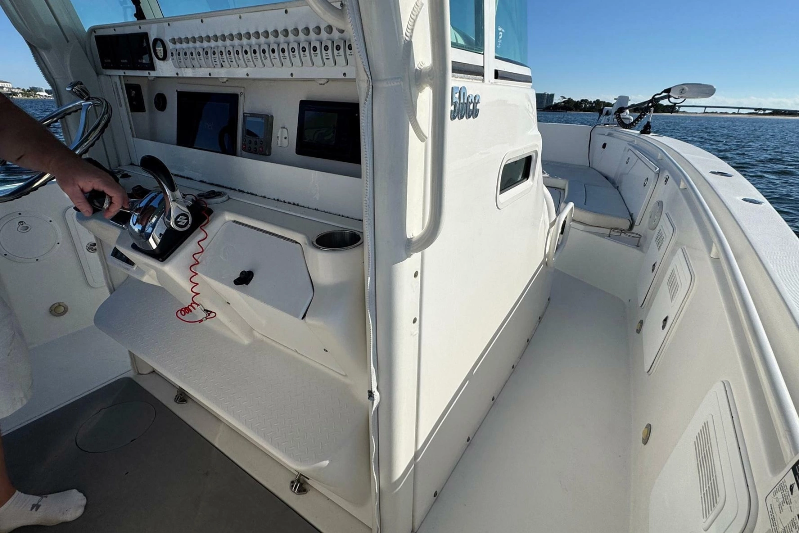 2008 Everglades 350 Center Console