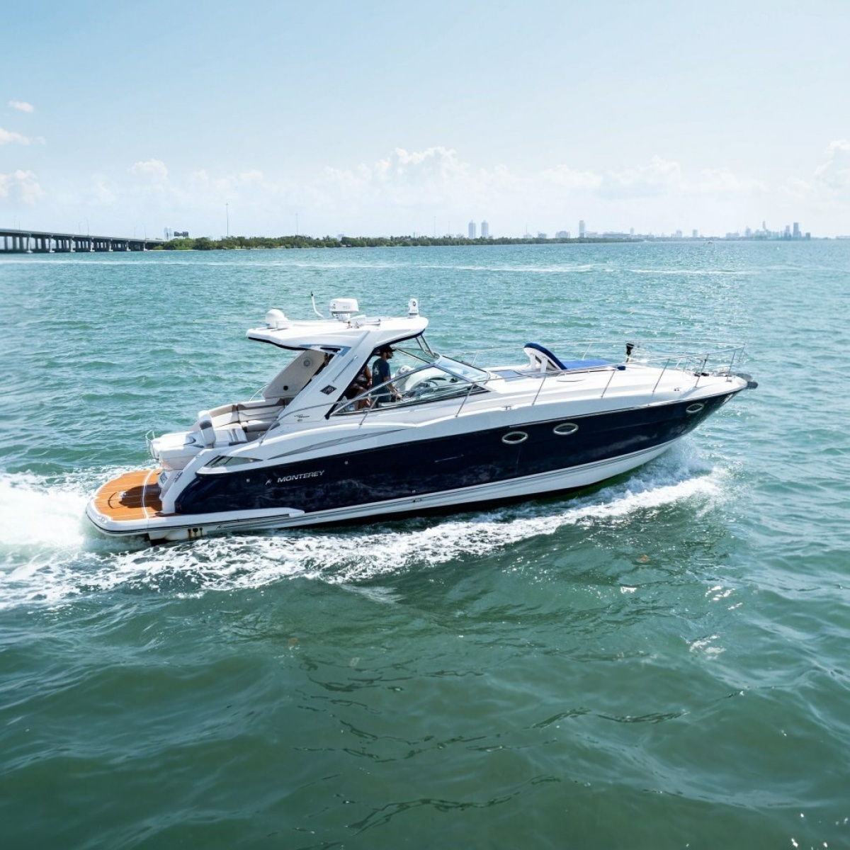 2008 Monterey 400 Sport Yacht