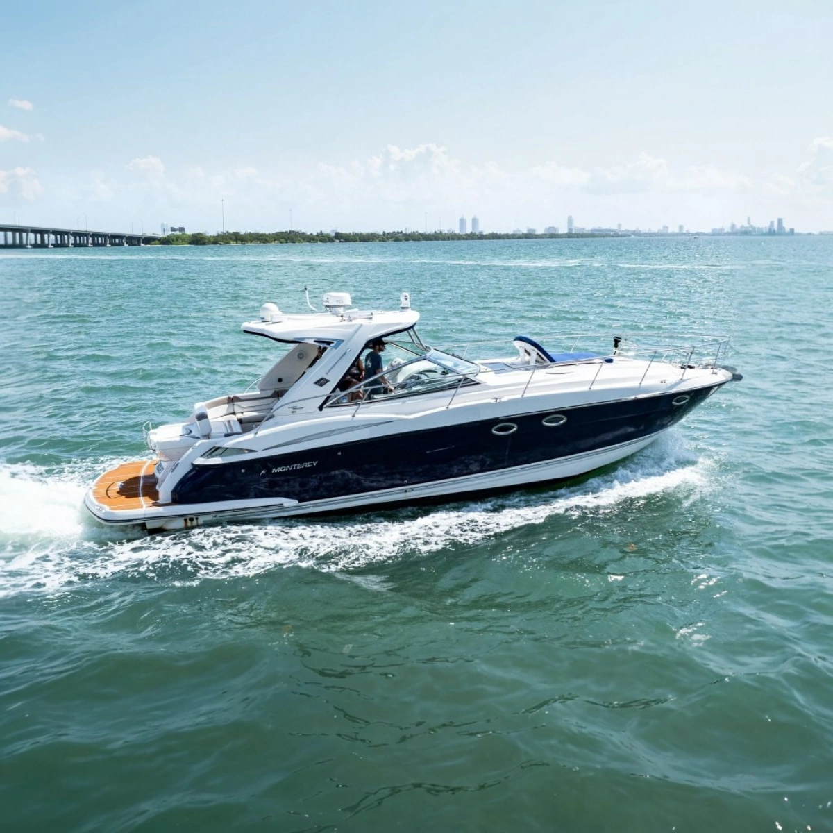 2008 Monterey 400 Sport Yacht