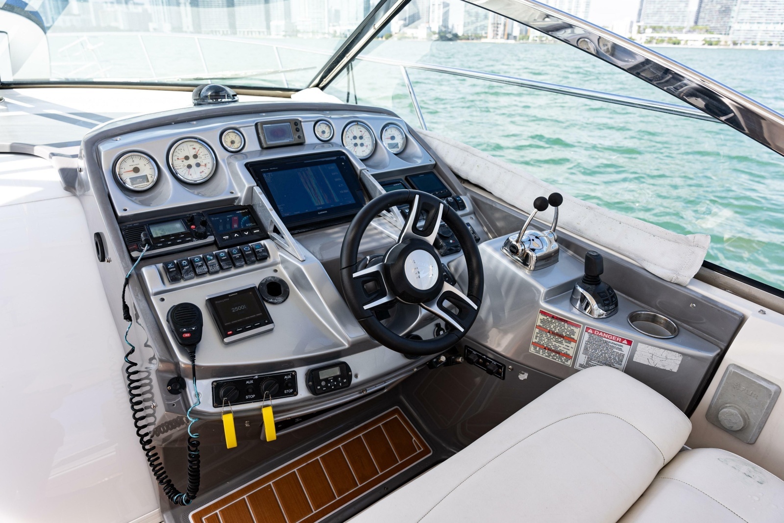 2008 Monterey 400 Sport Yacht