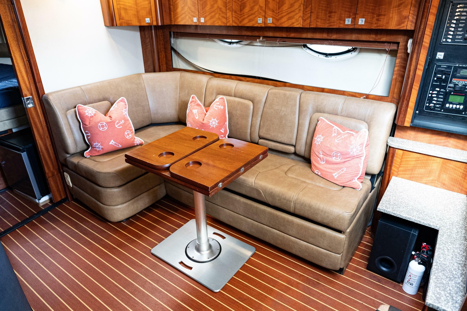 2008 Monterey 400 Sport Yacht