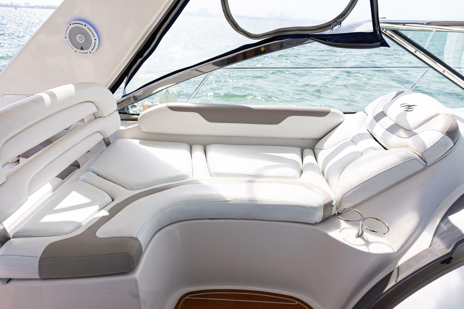 2008 Monterey 400 Sport Yacht
