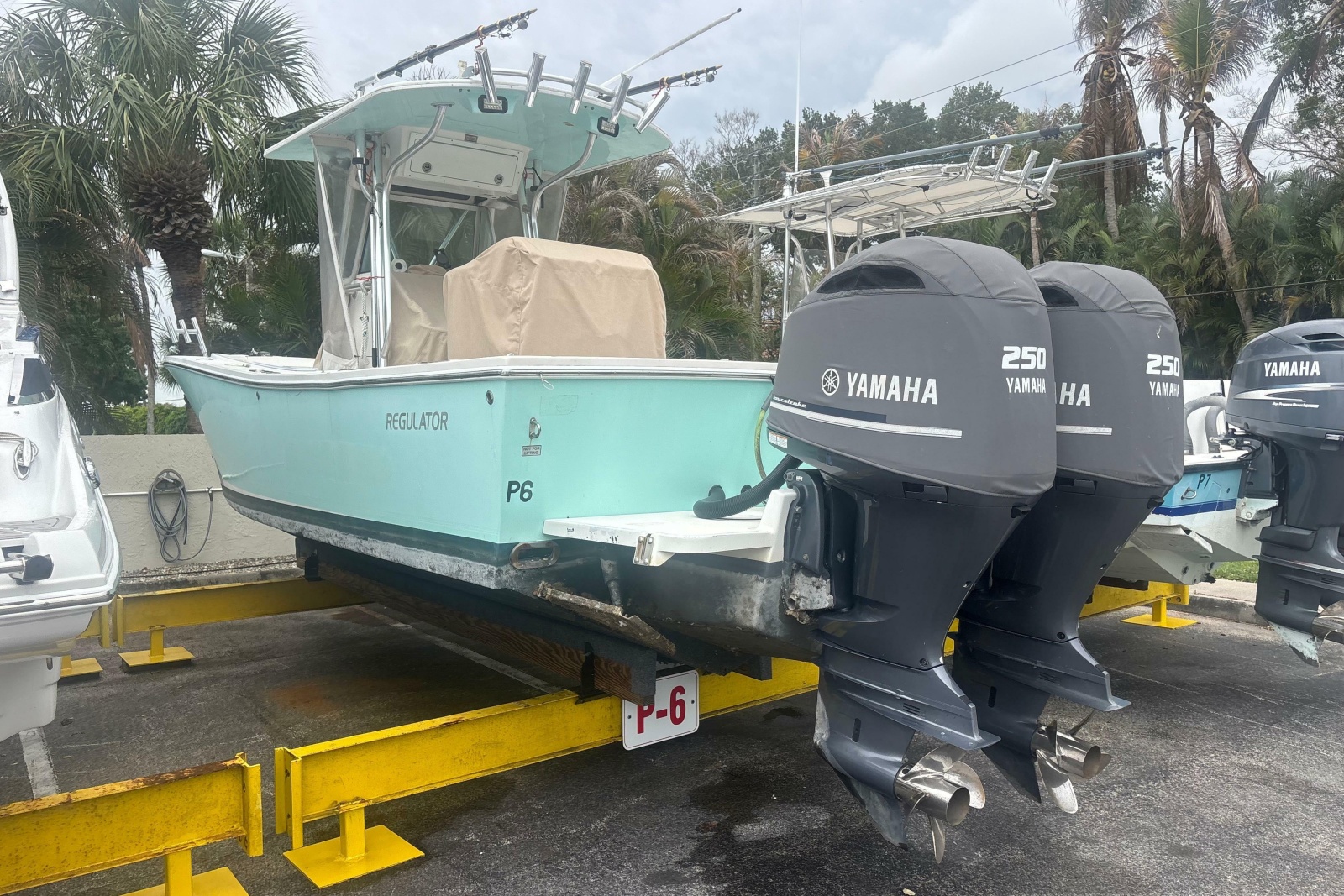 2008 Regulator 26 Forward Seating