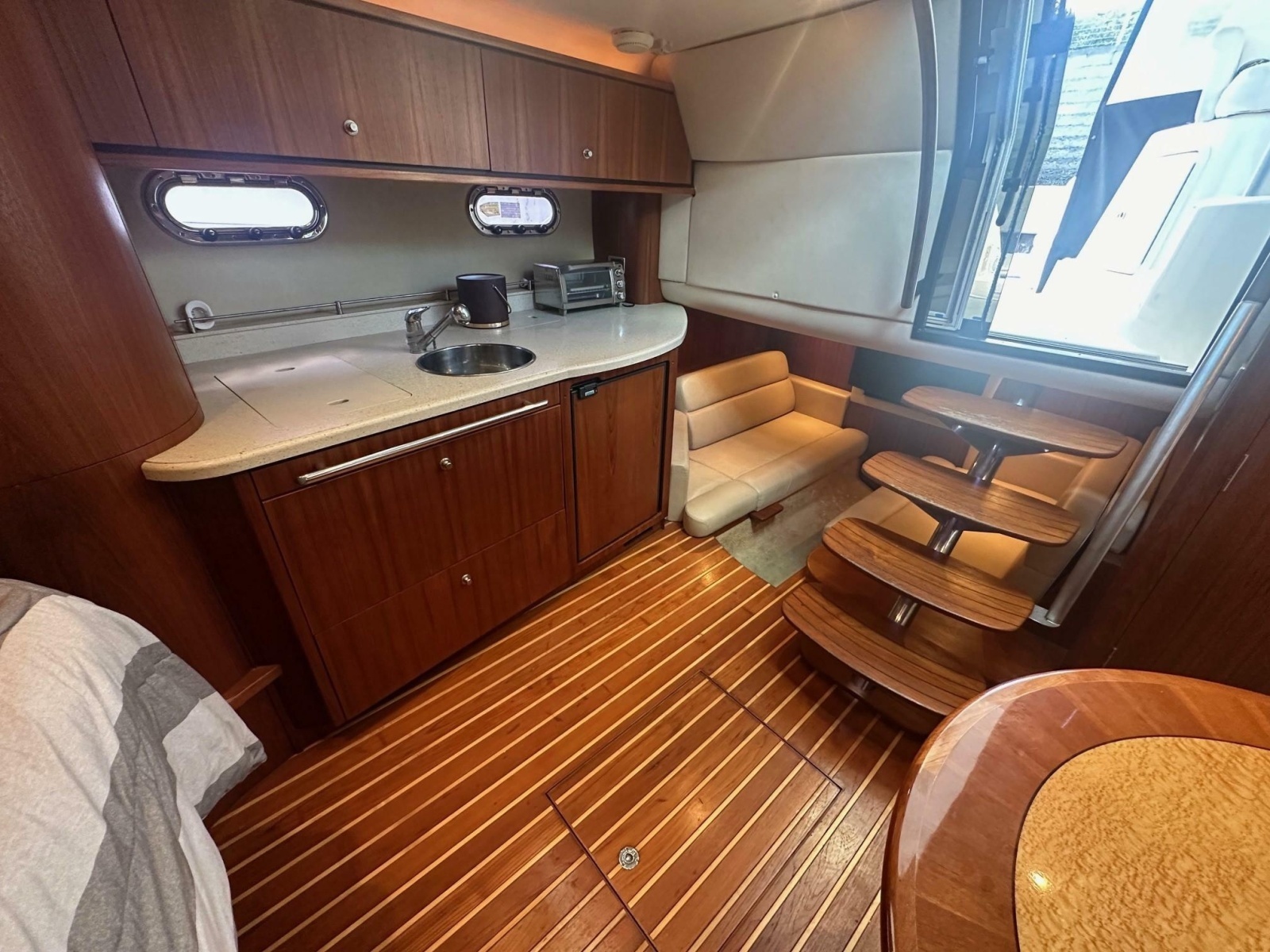 2008 Tiara Yachts 3500 Sovran