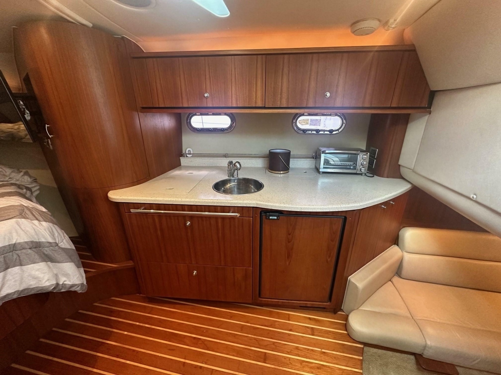 2008 Tiara Yachts 3500 Sovran