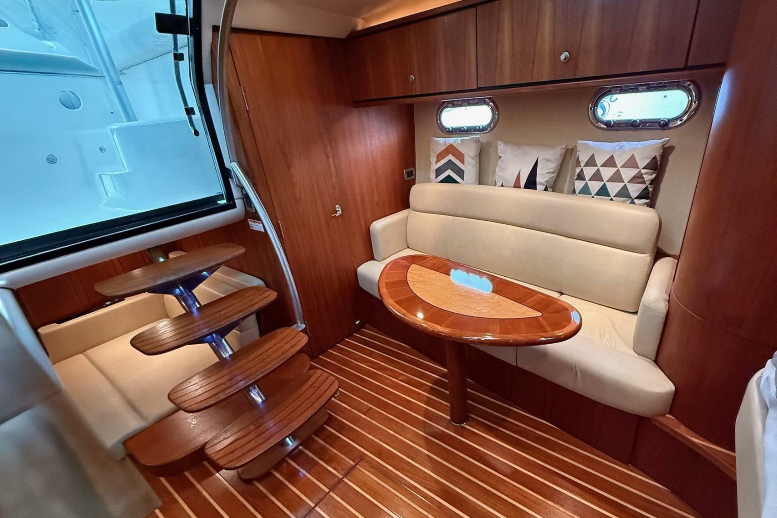 2008 Tiara Yachts 3500 Sovran