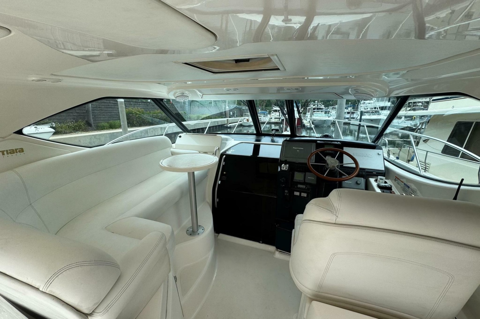 2008 Tiara Yachts 3500 Sovran