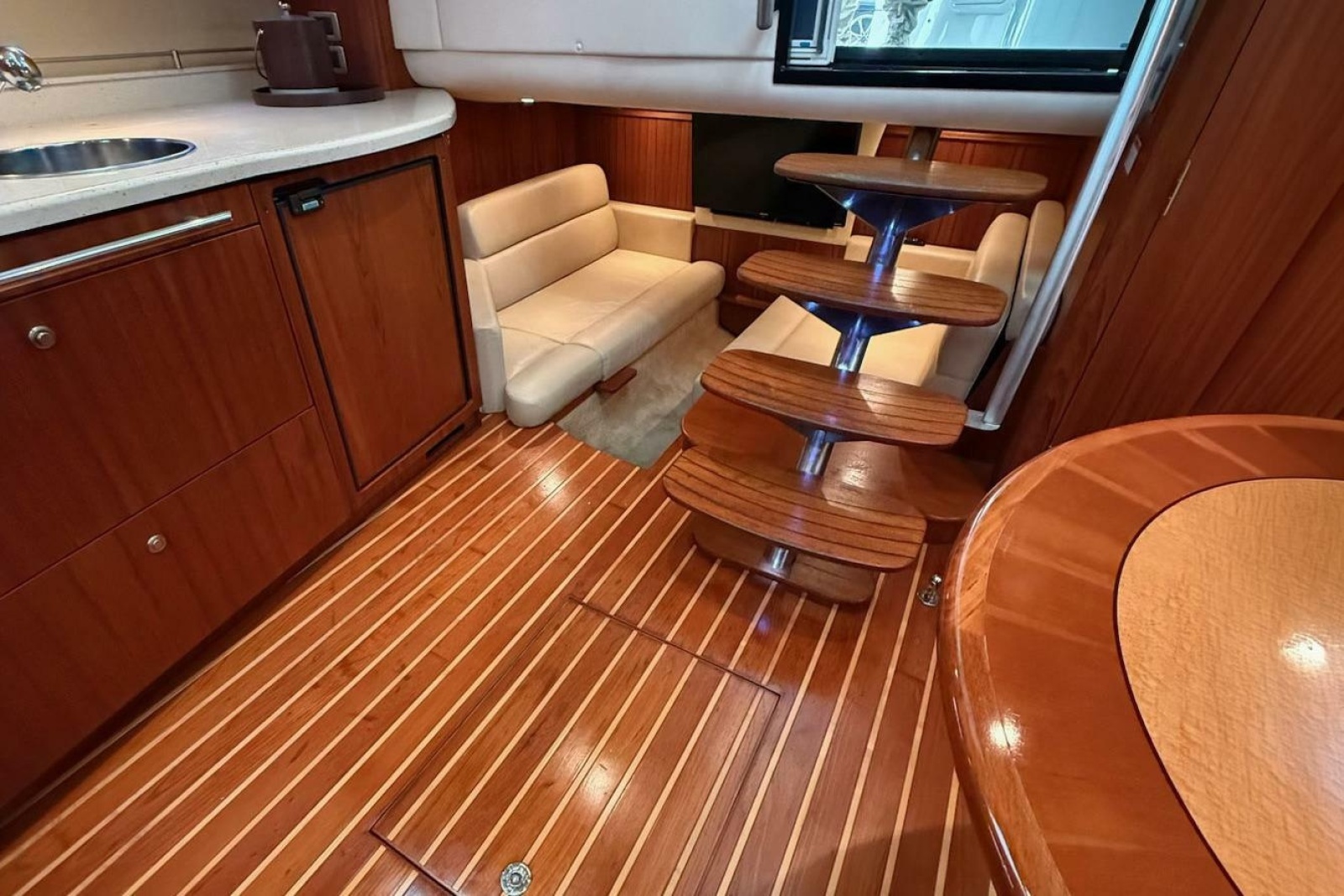 2008 Tiara Yachts 3500 Sovran