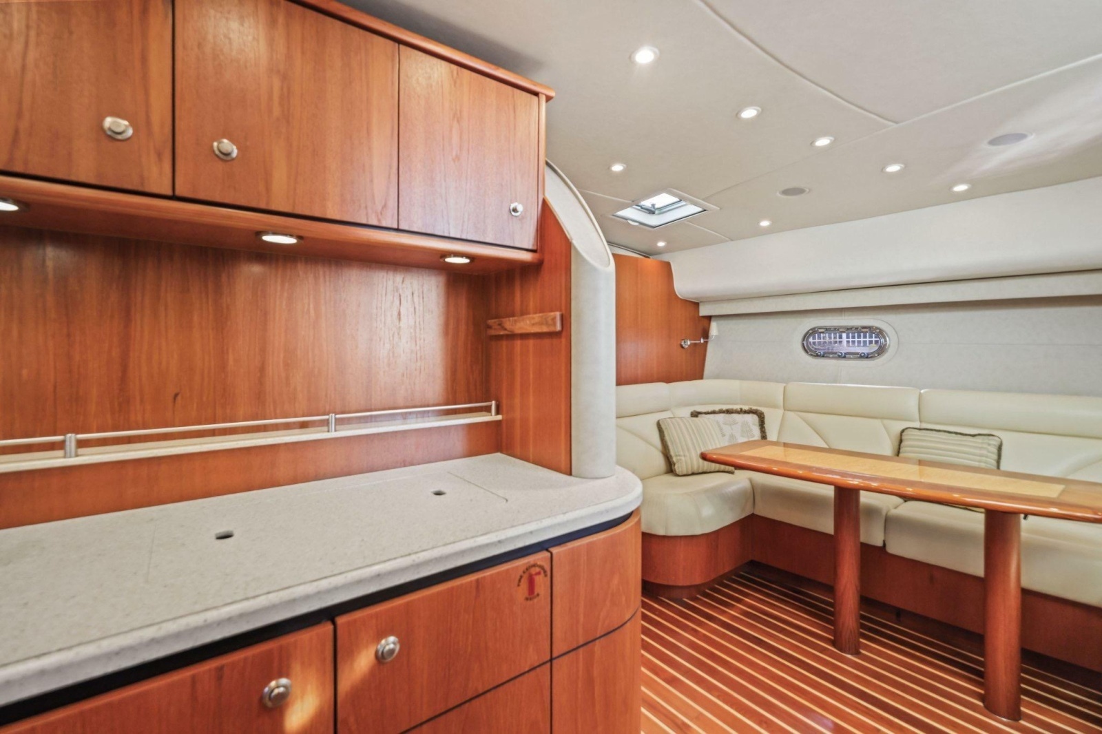2008 Tiara Yachts 4300 Sovran