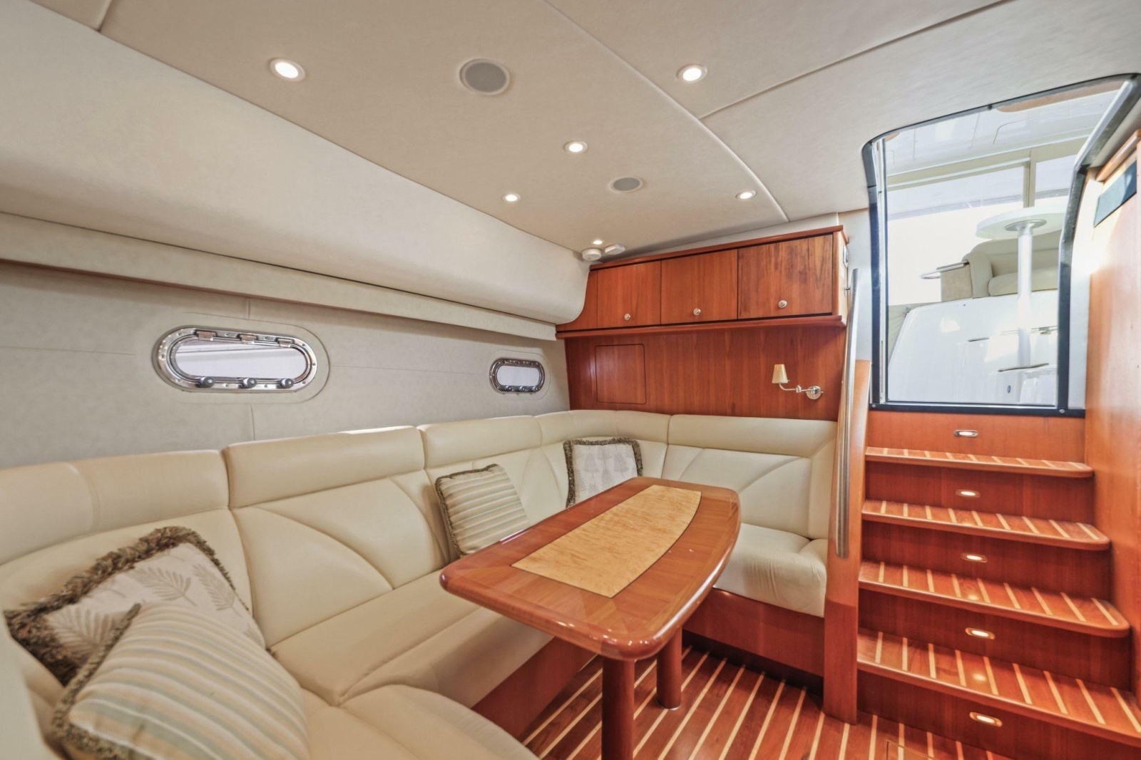 2008 Tiara Yachts 4300 Sovran