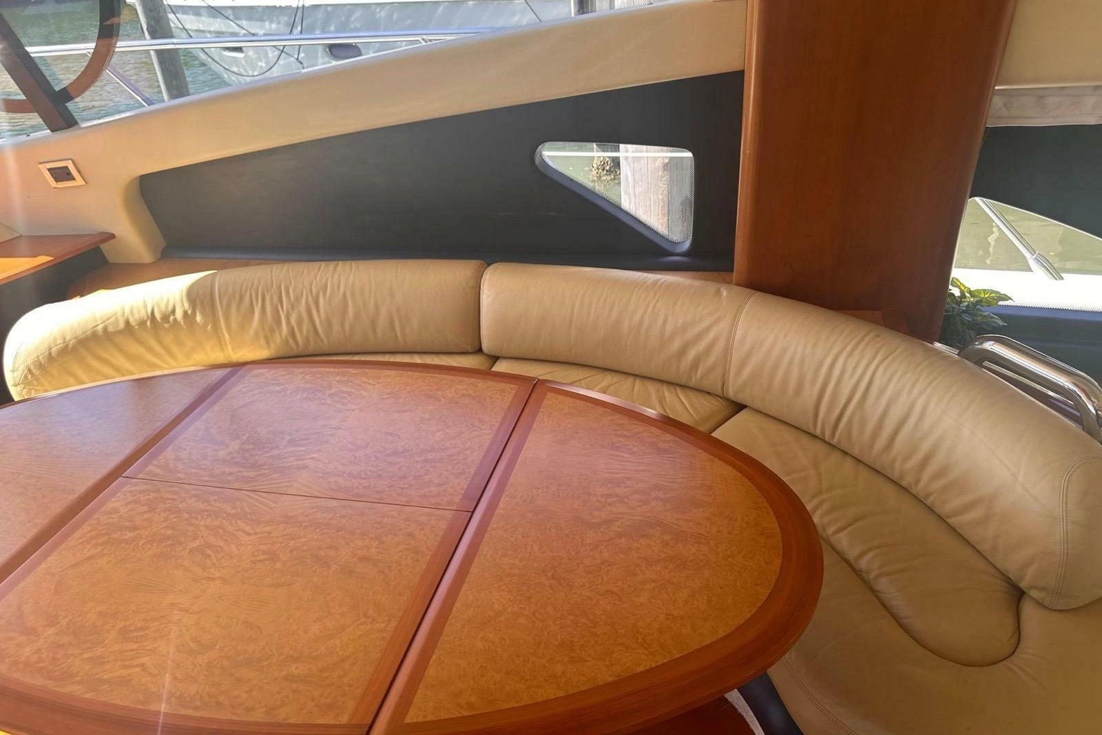 2007 Azimut 55E