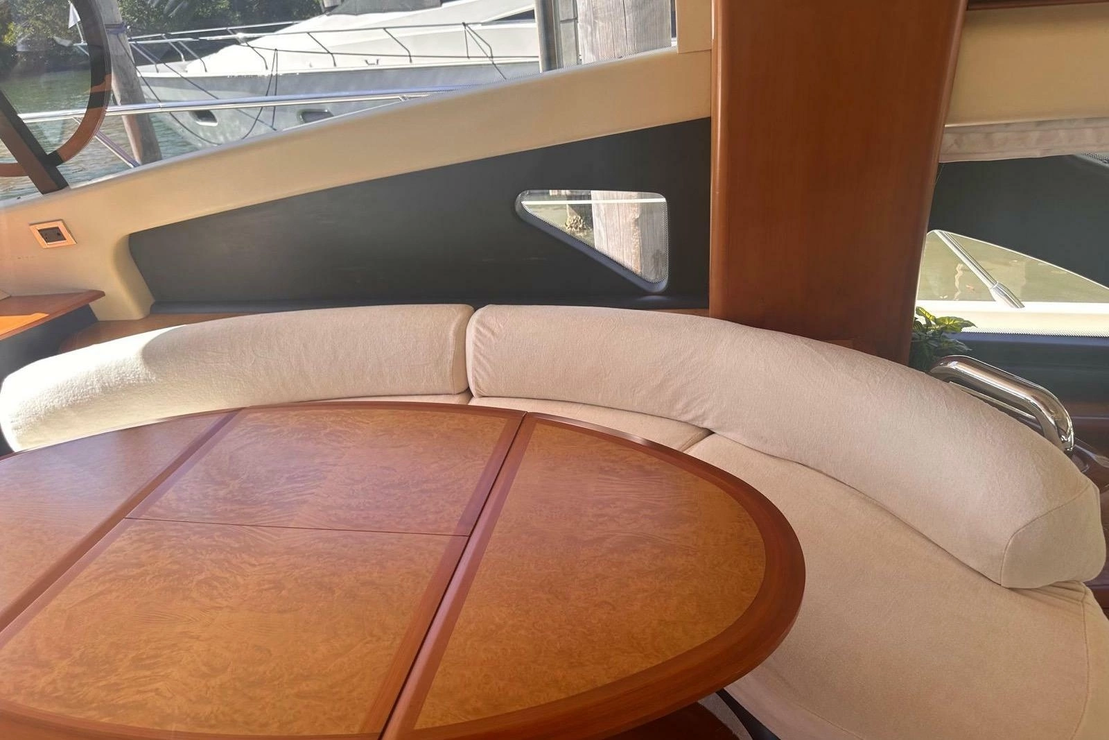 2007 Azimut 55E