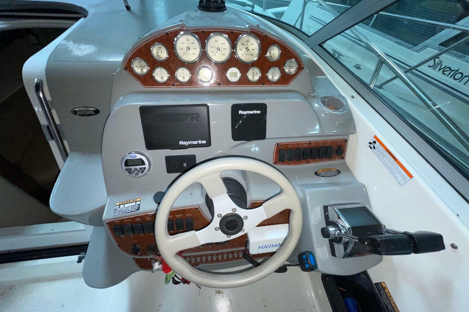 2007 Bayliner 325