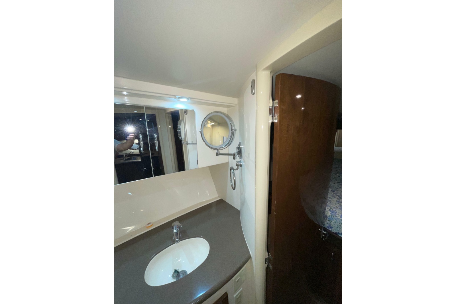 2007 Carver 360 Mariner