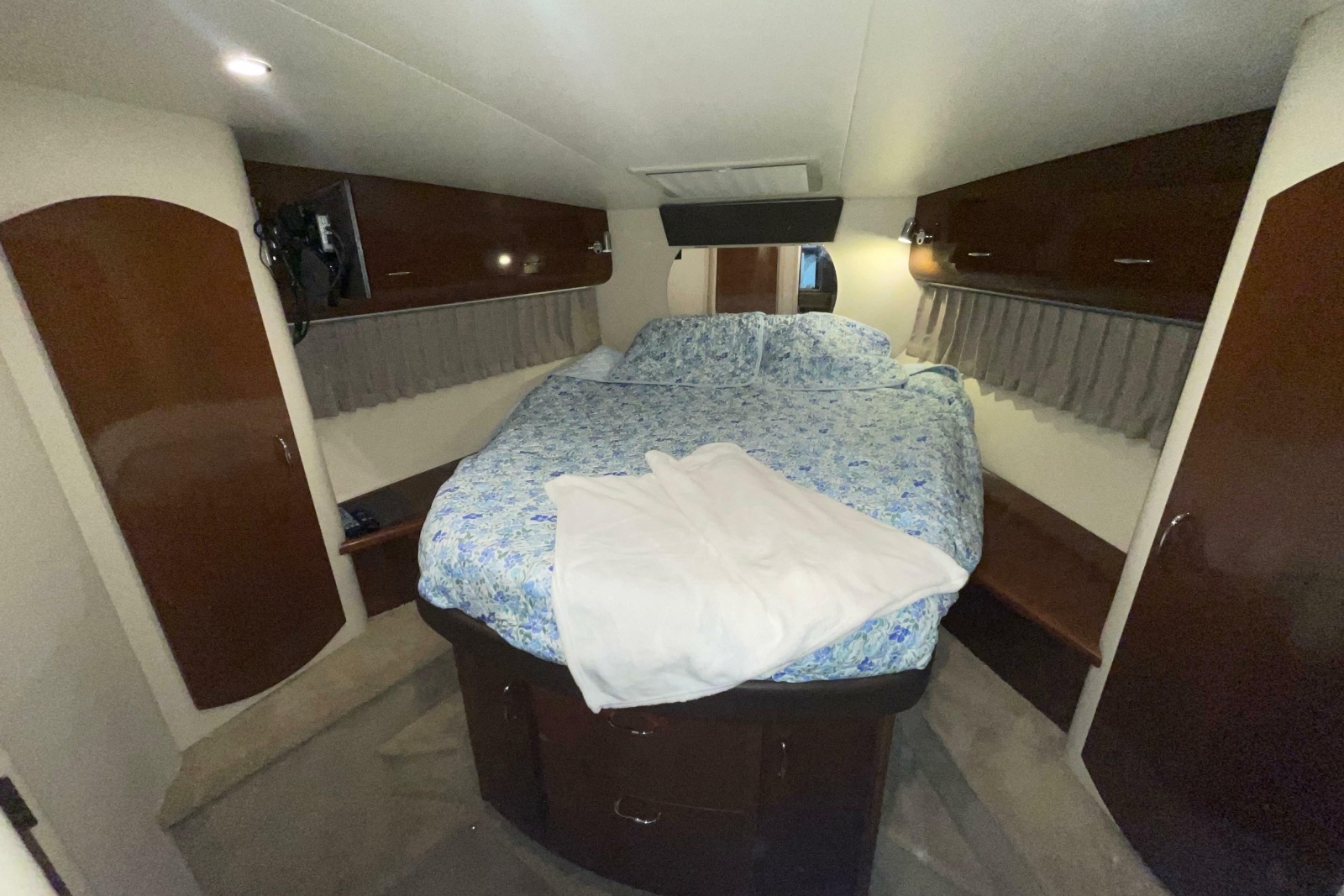 2007 Carver 360 Mariner