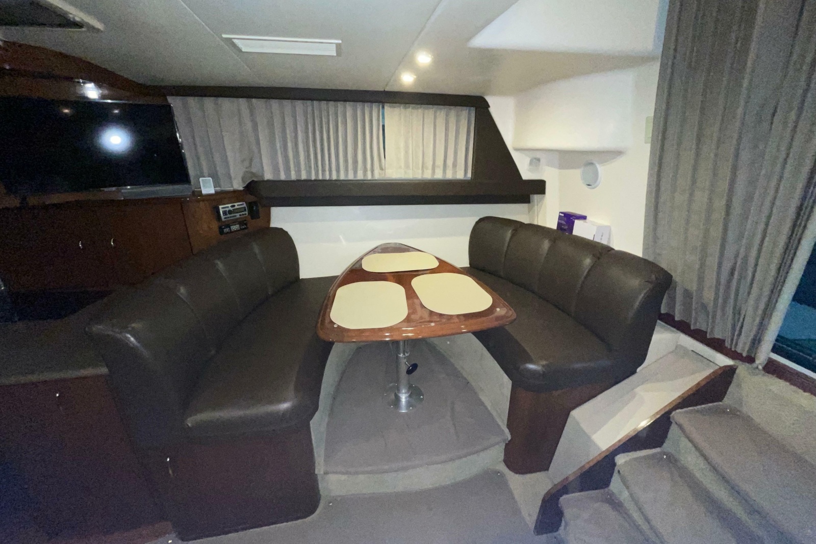 2007 Carver 360 Mariner