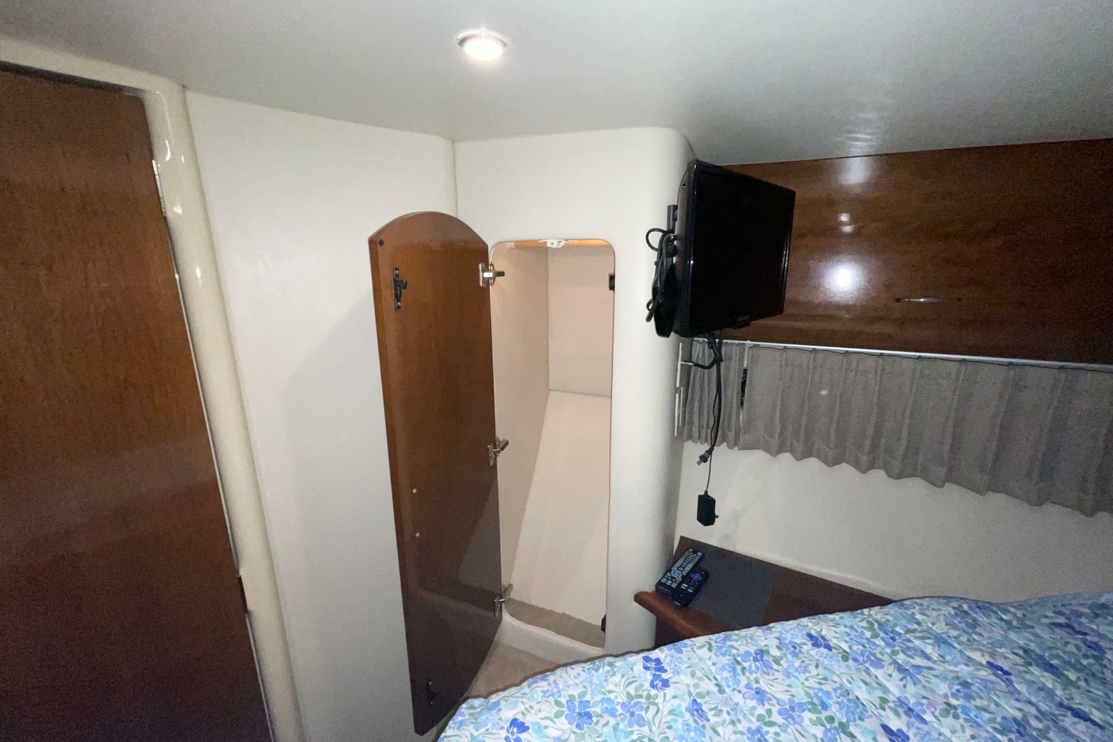 2007 Carver 360 Mariner