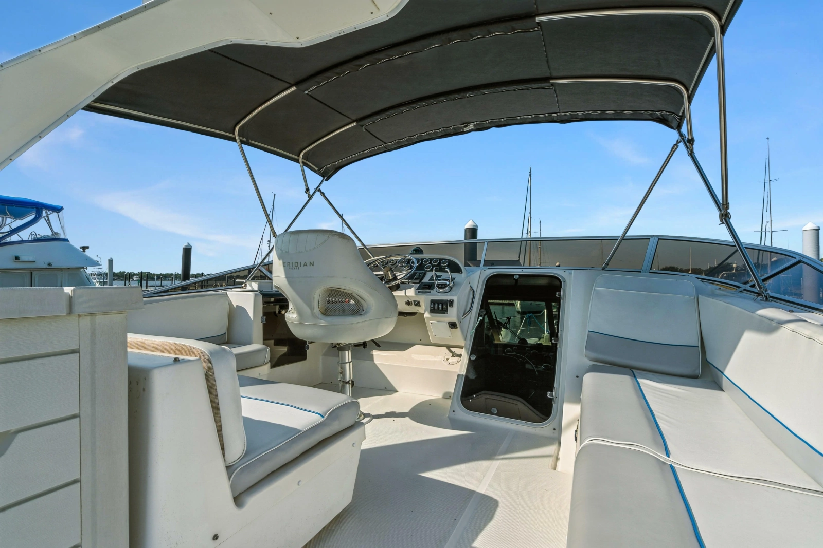 2007 Meridian 490 Pilothouse