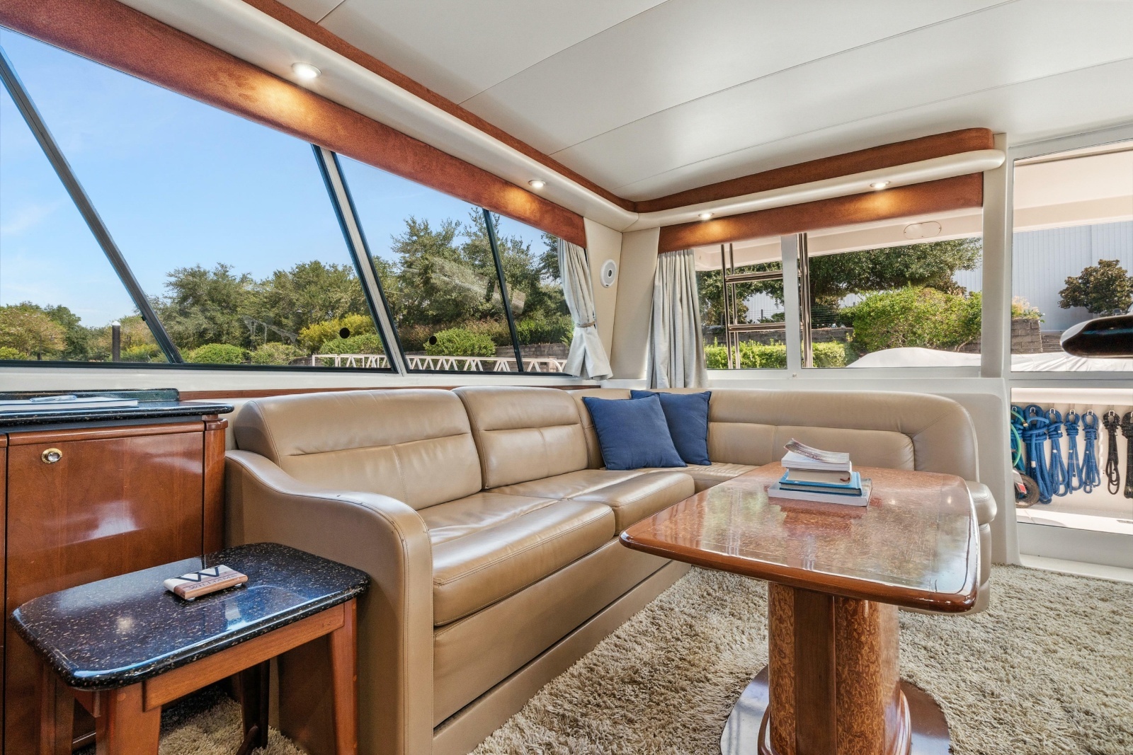2007 Meridian 490 Pilothouse