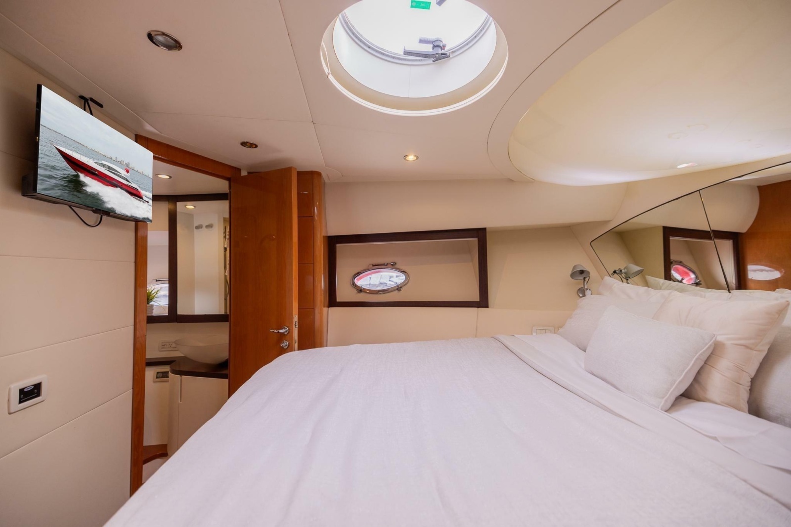 2007 Pershing 56