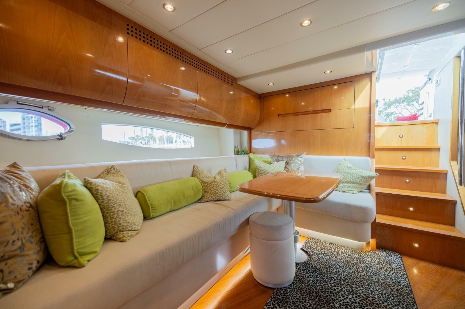 2007 Pershing 56