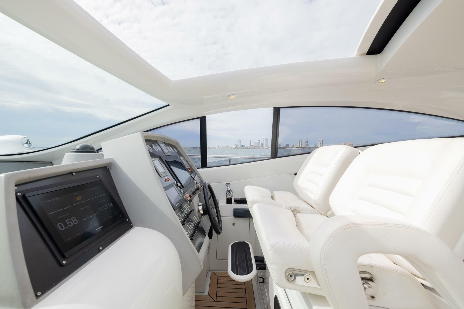 2007 Pershing 56