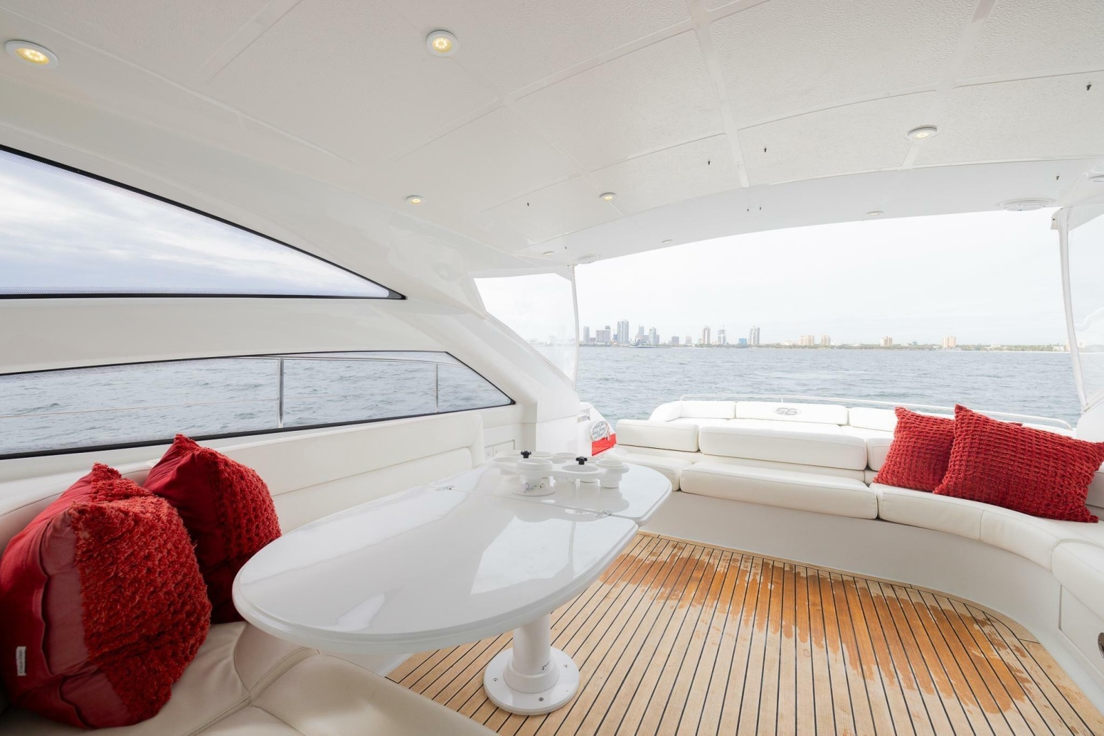 2007 Pershing 56